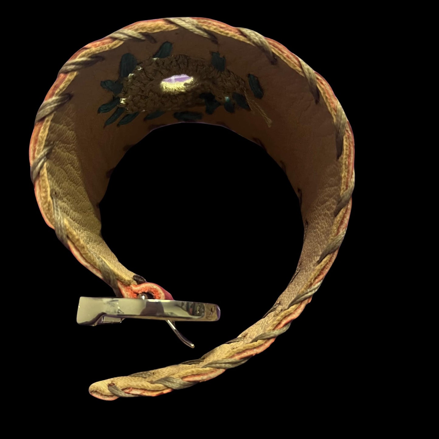 Bracciale artigianale in pelle e uncinetto arancio corallo,uncinetto beige cuciture turchese.