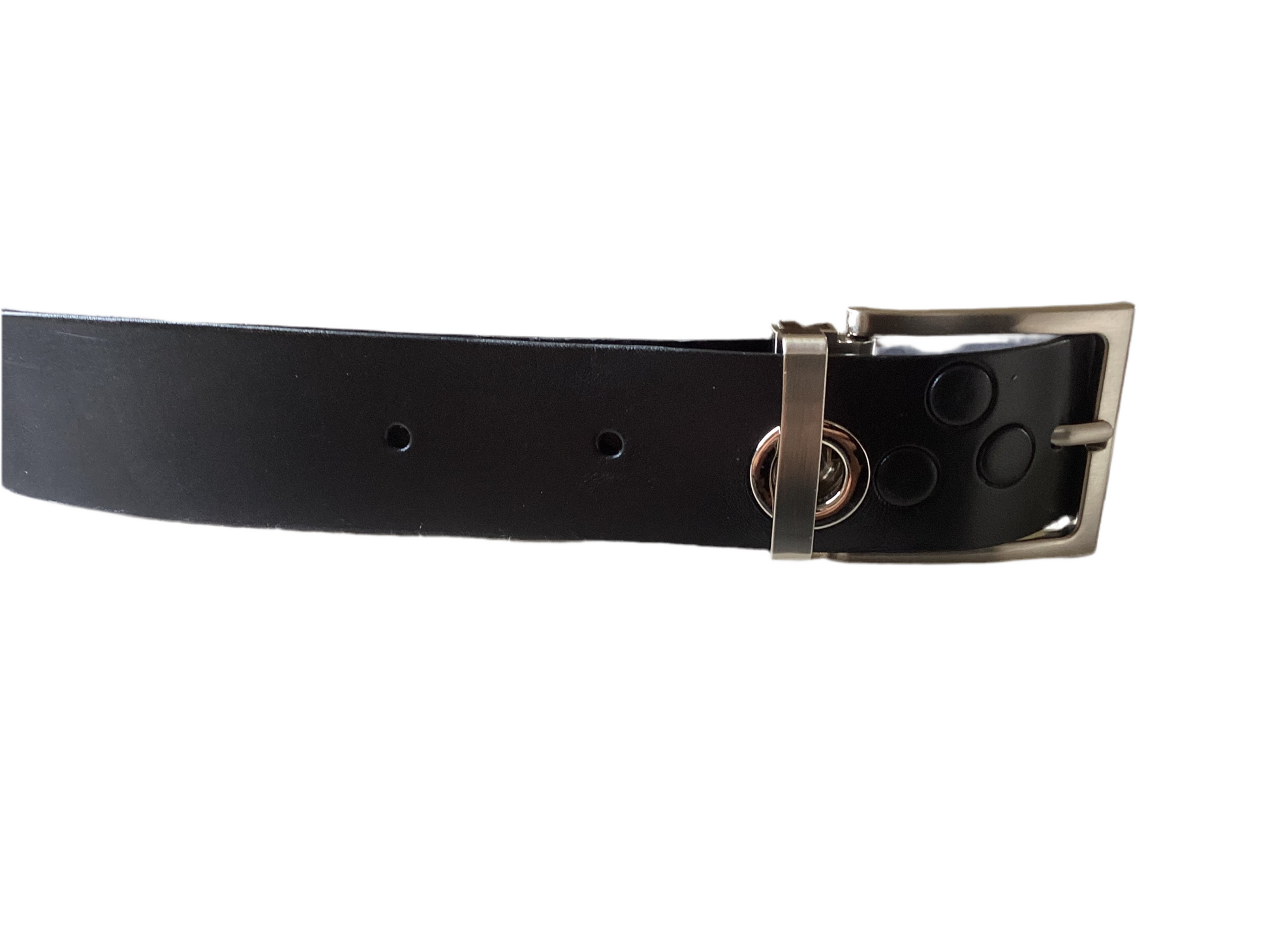 Cintura in cuoio artigianale nera con fibbia metallica elegante per un look sofisticato